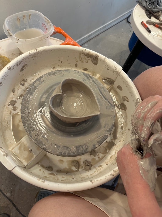 Make A Pot: Wheel Throwing | November 11th